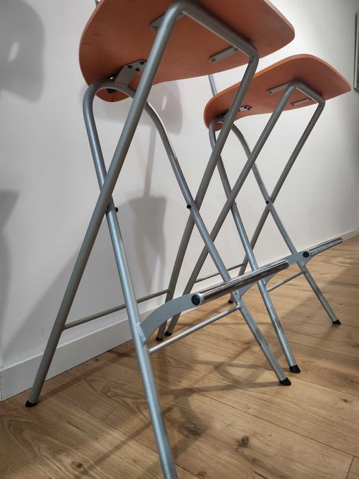 Cadeiras altas em ferro