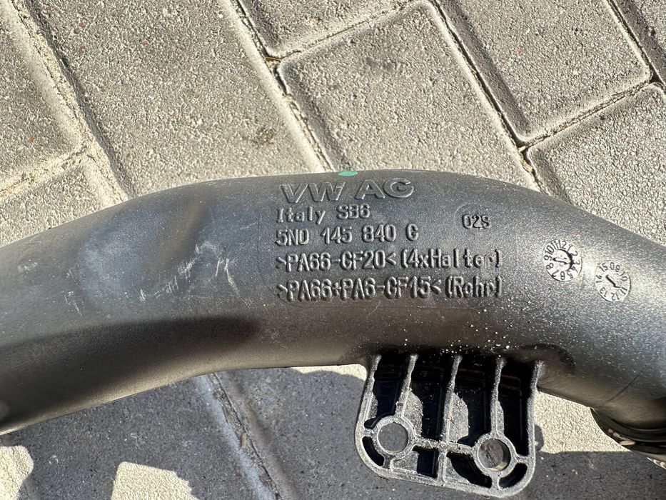 Патрубок інтеркулера, патрубок турбіни Гольф Октавія Пассат Б6 Тоуран