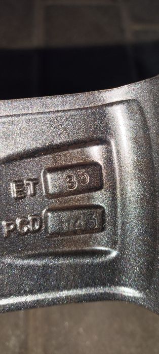 Диски R16. З зимовими шинами. 6,5J-16H2  114.3