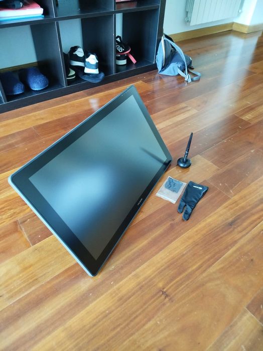 Huion Kamvas 24 - Mesa digitalizadora com ecrã 2K - Inclui caneta/cabo