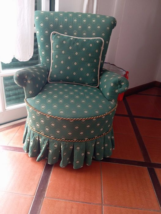 Conjunto de sofá cama com 2 poltronas