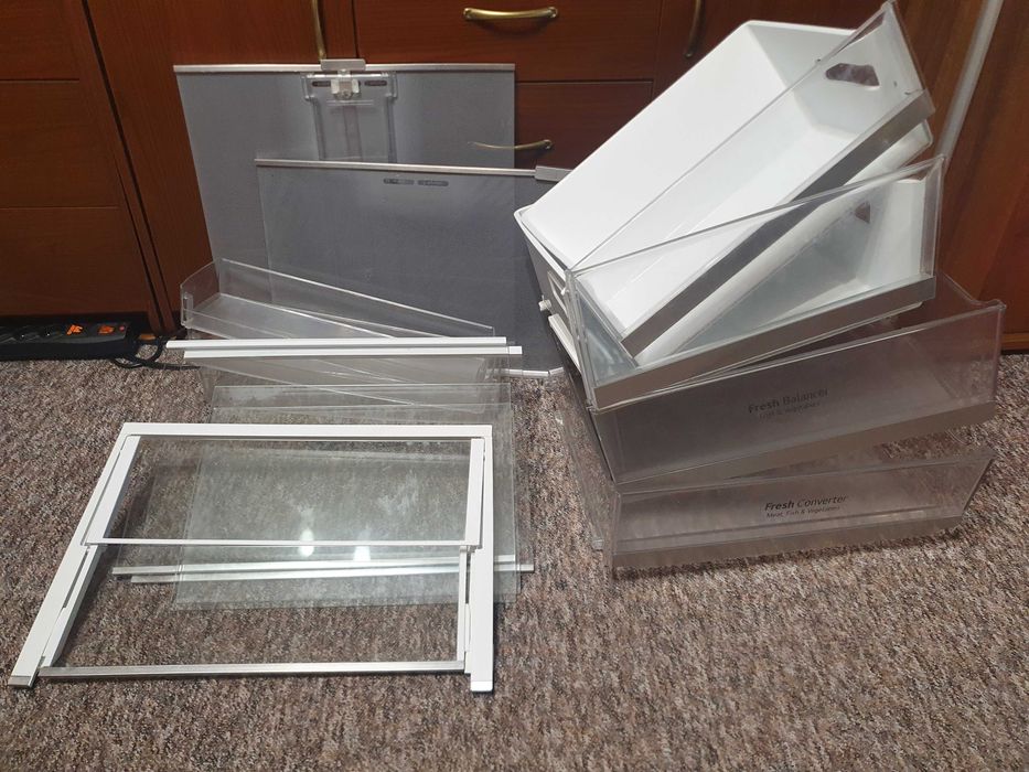 Szuflady i półki lodówki LG GBB72SWDFN