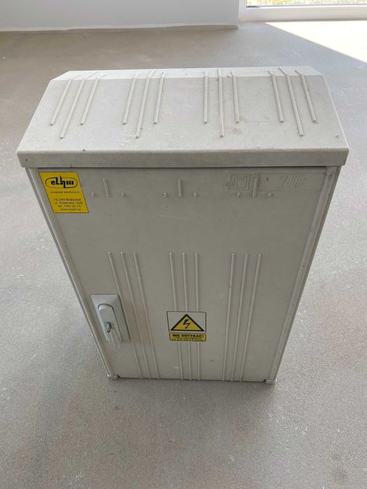 skrzynka elektryczna rozdzielnia