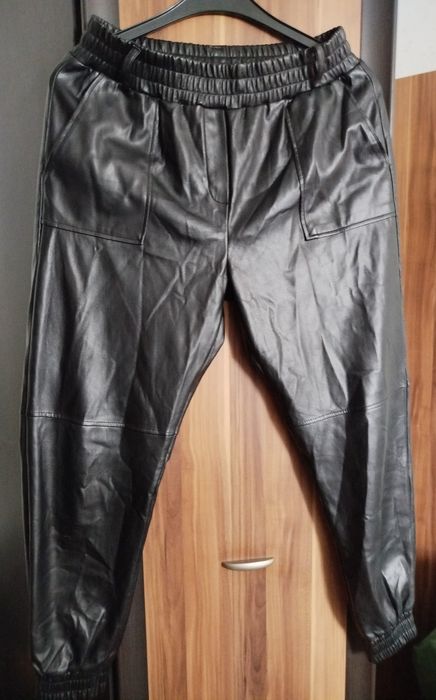 Spodnie damskie Reserved Eco skóra rozmiar L stan idealny