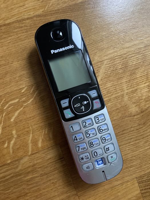 Телефон Panasonic KX-TG6811
