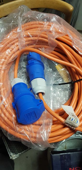 Akcesoria do kampera - Kabel zasilający z gniazdami 230V - ok 25mb