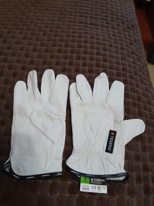 Продам перчатки Scandia