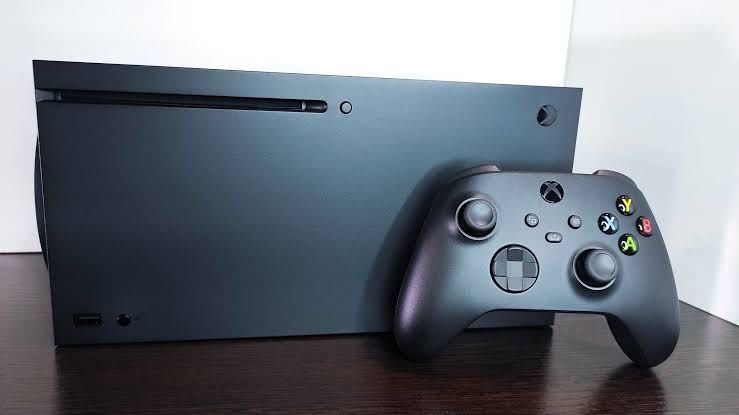 Xbox Series X 1 Tb + 2 геймпади