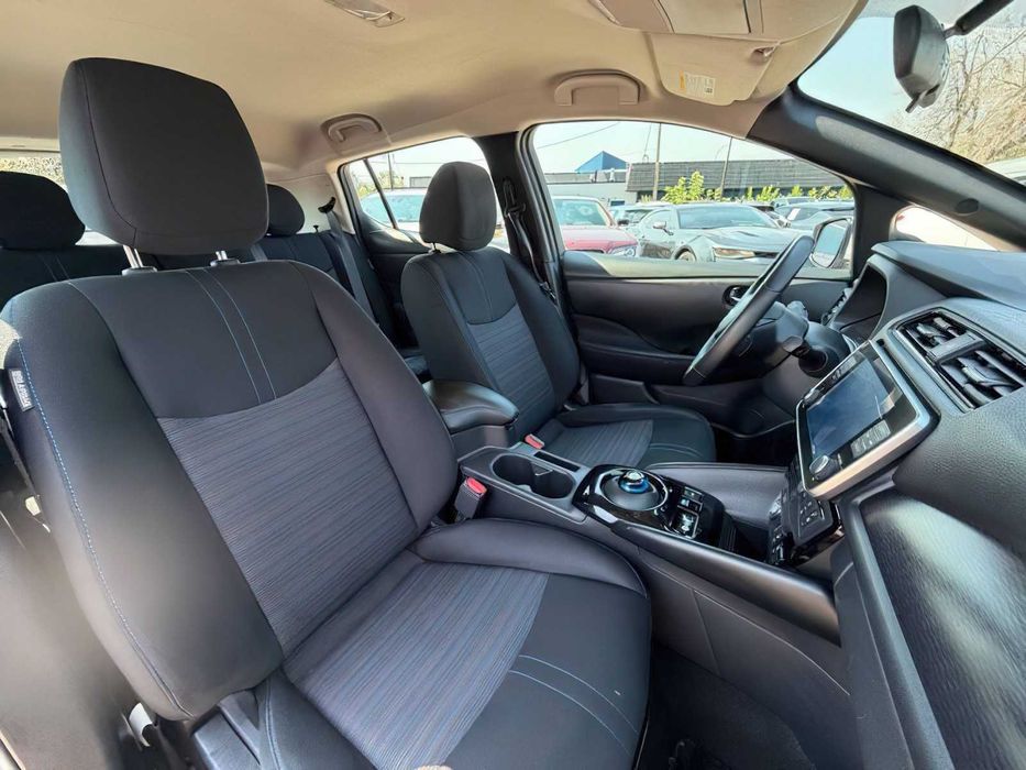 Nissan Leaf      2022