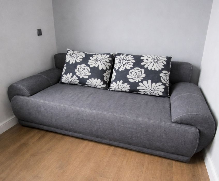 Sofa rozkładana ze schowkiem jak nowa