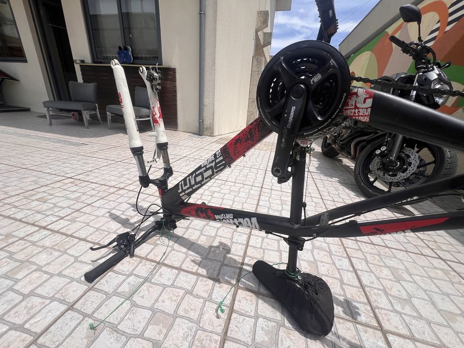 Bicicleta Scott com componentes shimano