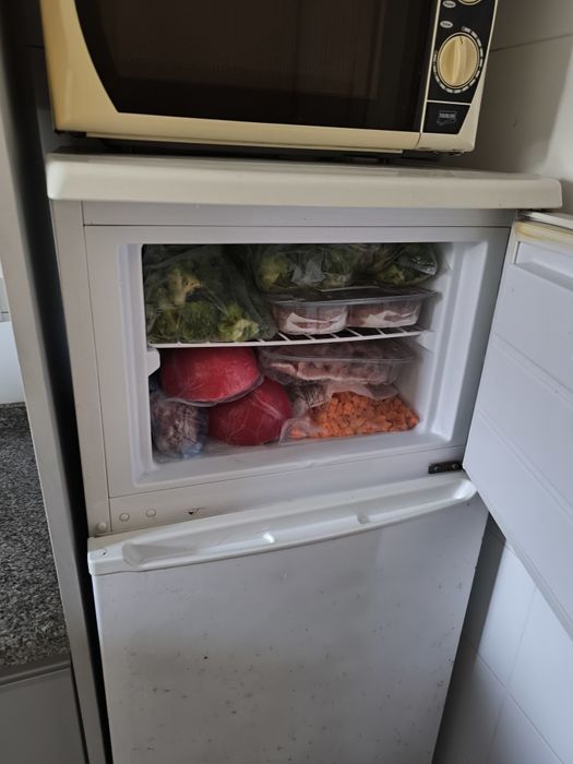 Frigorífico Princess em bom estado