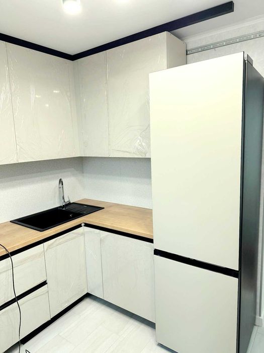 Продам 4- х кімнатну квартиру на Вишенці 9448