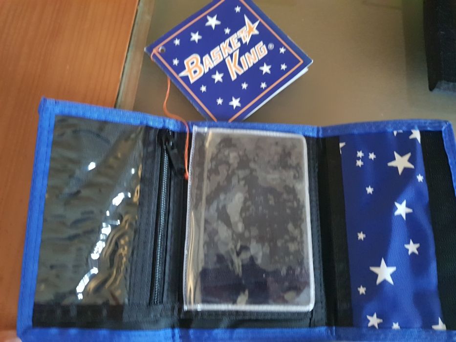 Carteiras novas Reebock, Lois e outras