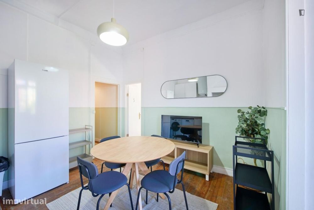 Quarto - localizado em São Bento Lisbon