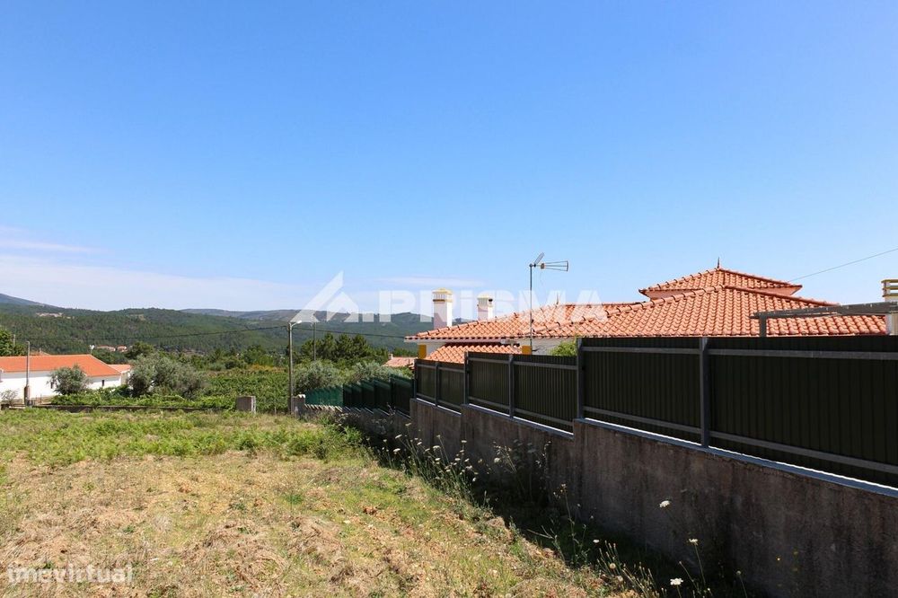 Terreno em Sobreira Formosa com 1357m2