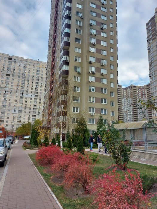 Двокімнатна видова квартира  на Григоренко,20а