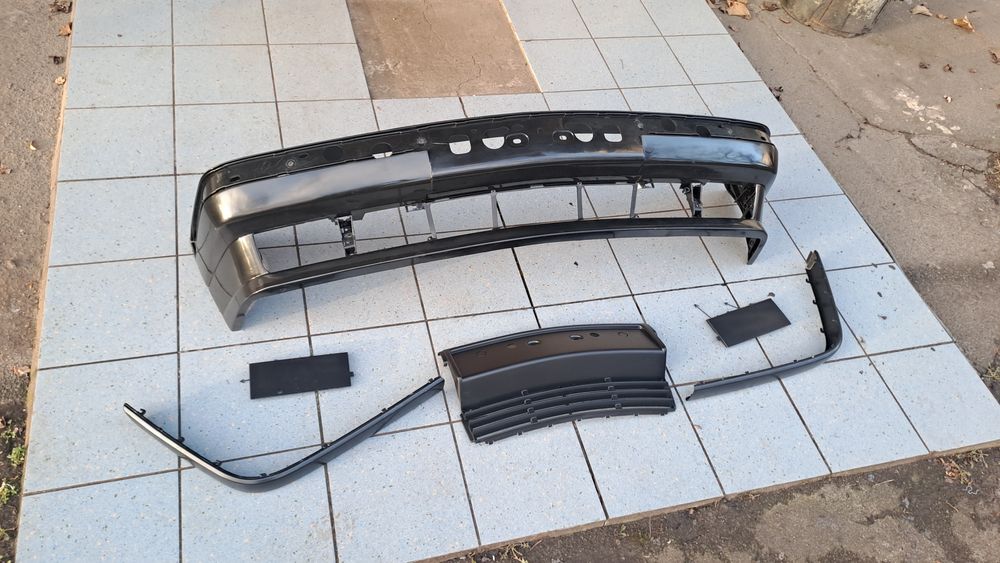 Передній бампер BMW 5 (E34) 88-97, 51111944439