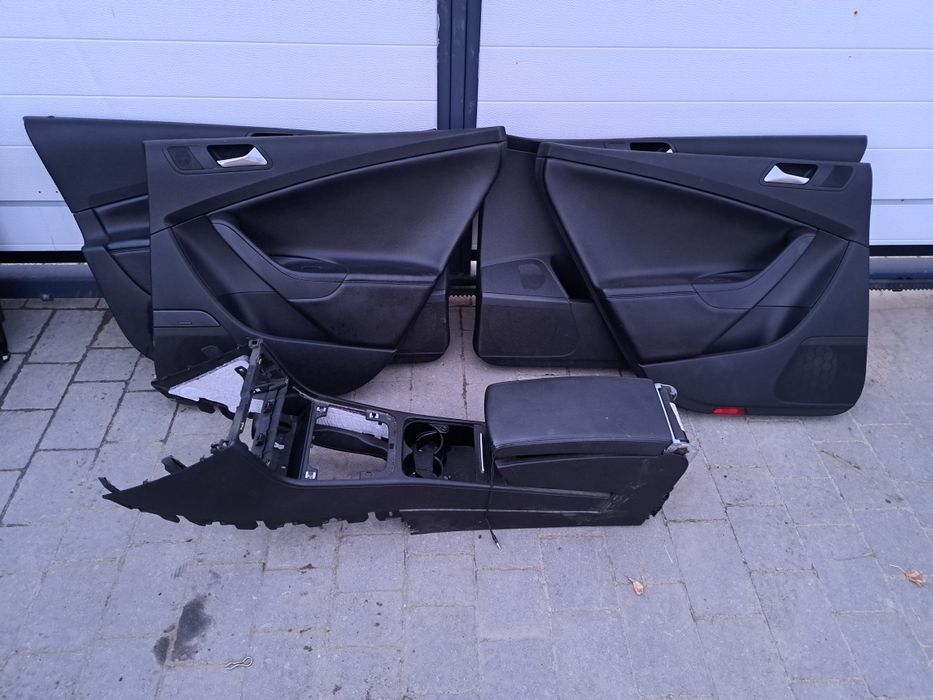 Fotele skora skorzane wnetrze kompletne boczki tunel passat b6 kombi