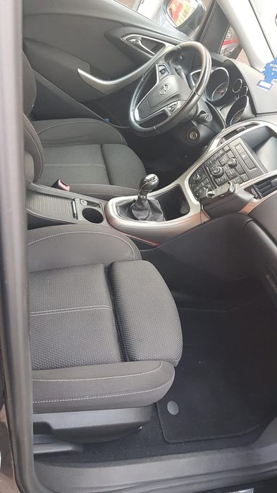 Opel astra j 1,7 CDTI kombi 2010r