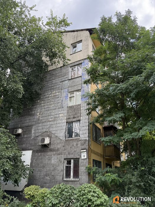 Без% , продаж 1 кімнатної квартири Бульвар Верховної Ради 18а, метро