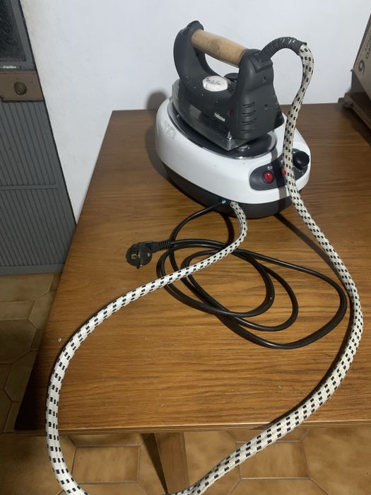 Ferro de egomar com caldeira em bom estado