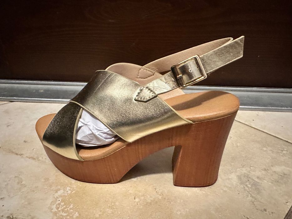 Okazja stylowe buty sandałki na grubej podeszwie
