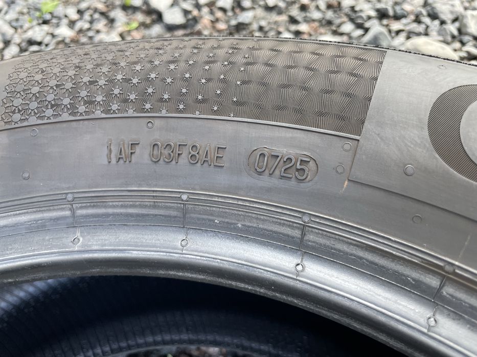 Комплект всесезонних шин Continental 215/60 R16 AllSeasonContact 2