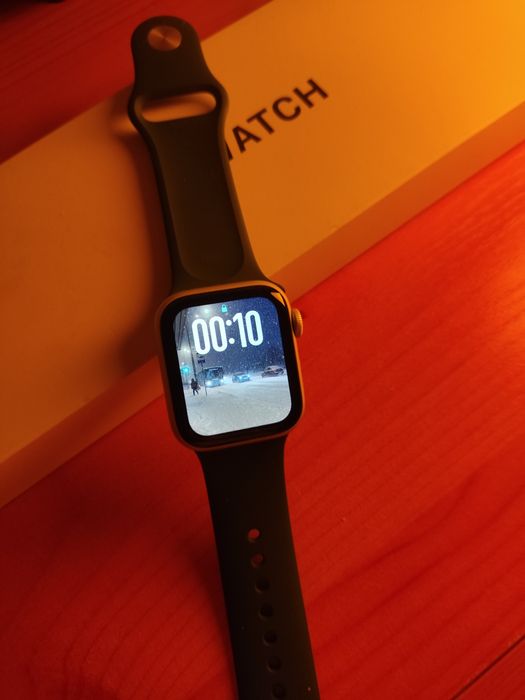 Apple watch SE (2-го поколения)