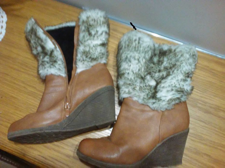 buty   kozaki  z kożuszkiem na koturnie roz. 38