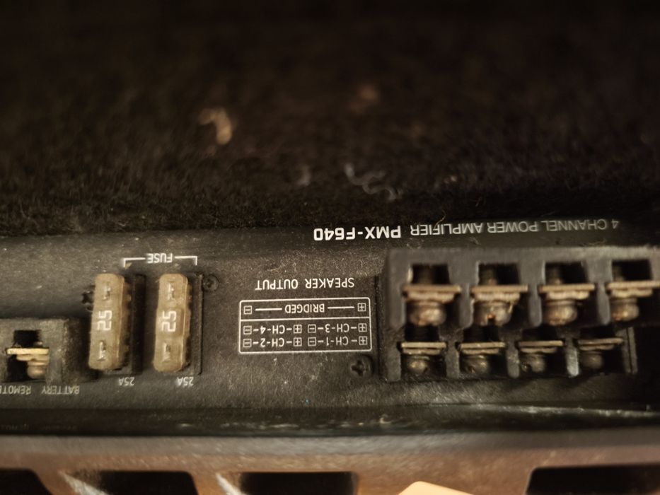 Sistema de som automóvel Alpine