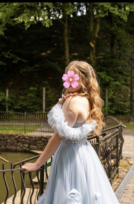 Продам випускну сукню