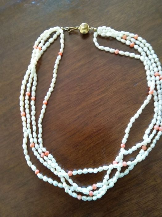 Vendo 5 gargantilhas novas