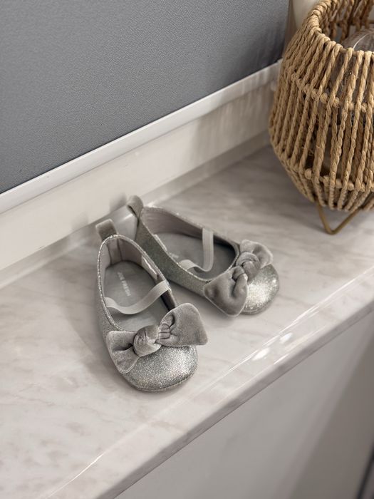 Взуття для дівчинки туфлі туфельки пінетки макасіни