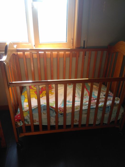 Cama de bebê e Cómoda