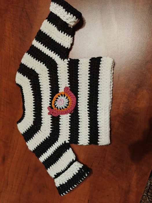 Sweterek dla maluszka. Handmade