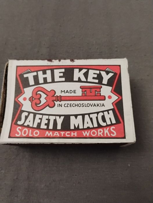 The Key duże pudełko zapałki Czechoslovakia safety match