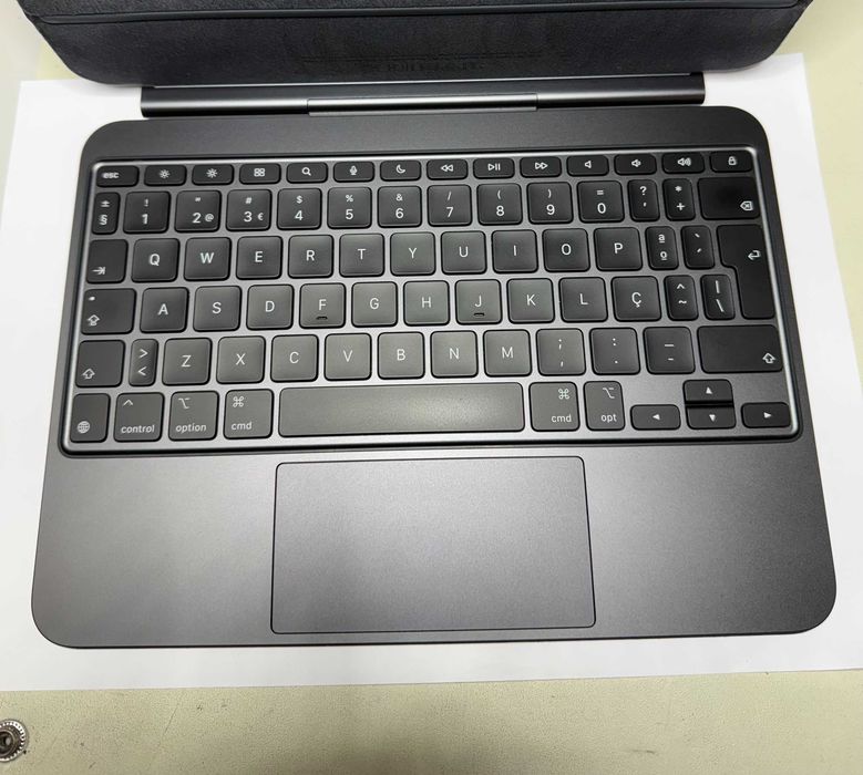 Apple Magic Keyboard iPad Pro 11 M4/M5 Preto PT - Como Novo