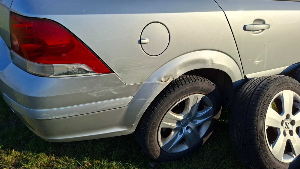 Opel Astra H Sedan, LPG, Polski Salon, Felgi Alufelgi Niski Przebieg