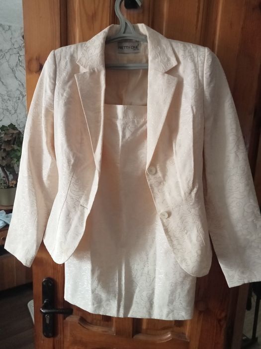 Жіночі костюми. Розмір s. 130гр.