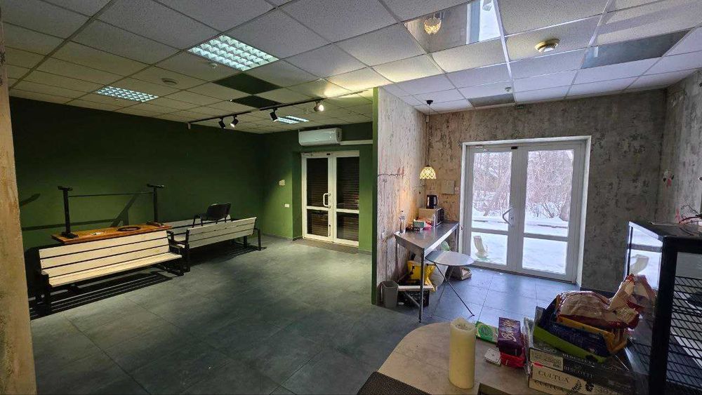 Велике комерційне приміщення в хорошій локації. Богородчани