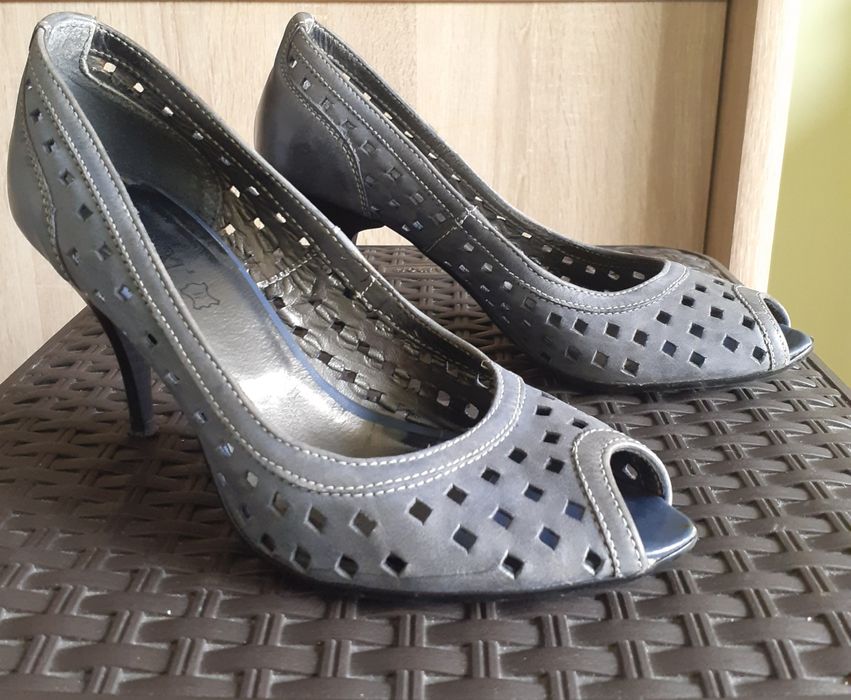 Buty na obcasie Lasocki