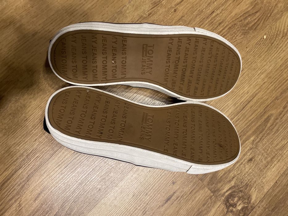 Tommy  Hilfiger tenisówki rozmiar  41 wkładka 25,8