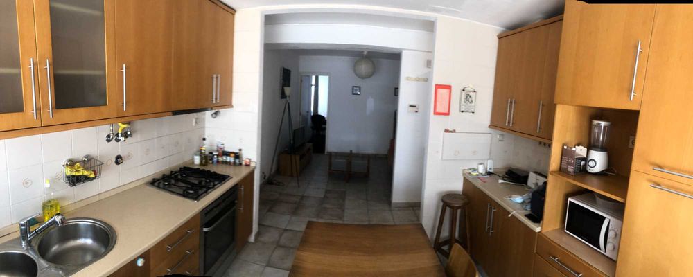Quarto para alugar em apartamento junto a Nova SBE Oeiras para aluguer Carcavelos