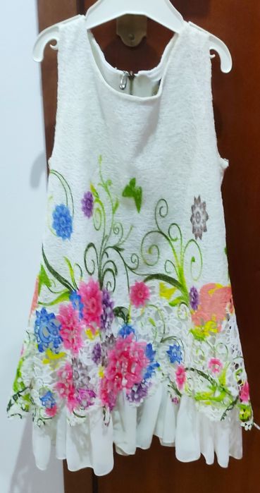 Vestido de estilista - pintado à mão - menina 6 anos