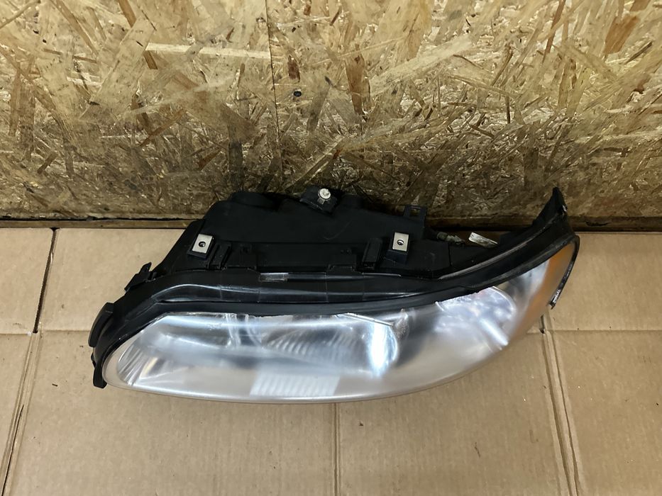 Передня ліва фара Volvo S60 V70 Вольво С60 В70 2004—2009