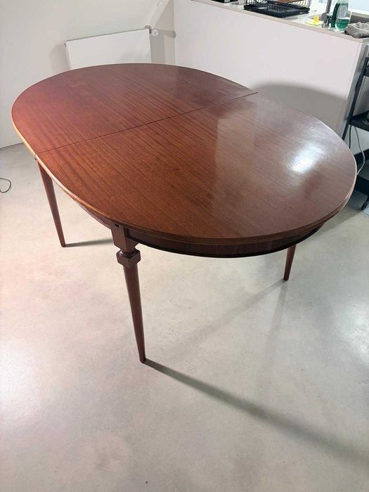 Mesa de Jantar de Madeira Mogno Extensível