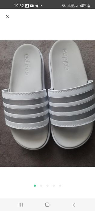 Шльопки білі з серебристими полосками