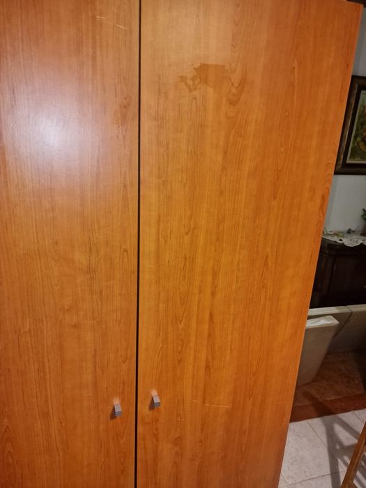 Armário, cómoda e secretária