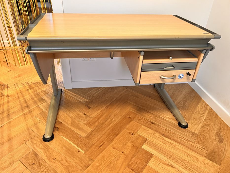 Biurko moll regulowana wysokość rosnące z dzieckiem